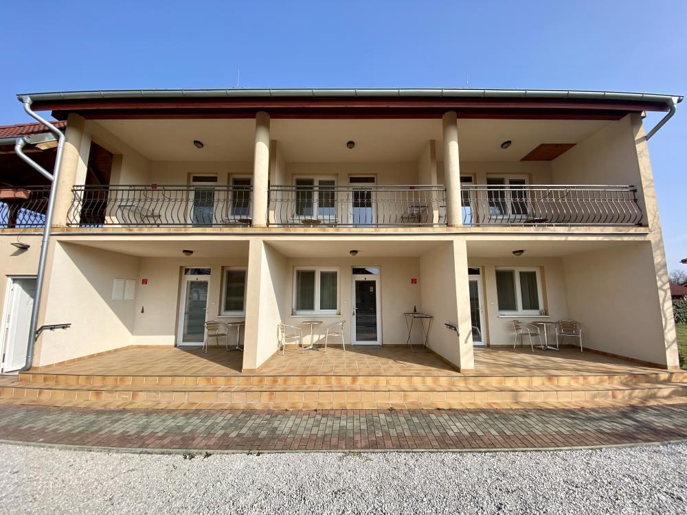 Apartmánový dom Flóra